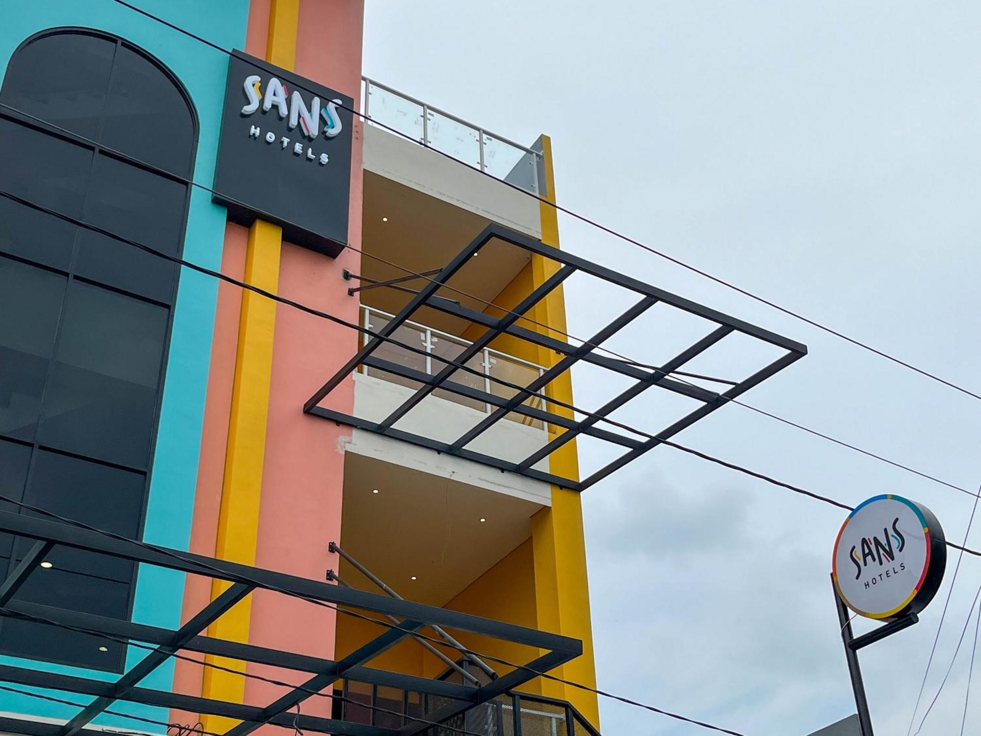 Sans Hotel Premiere Majapahit Semarang Luaran gambar